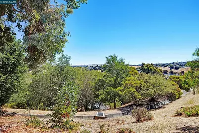 1315 Blue Oak Ct, Pinole, CA 94564 - Photo 33