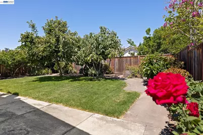 2227 Emerald Hills Cir, San Jose, CA 95131 - Photo 47