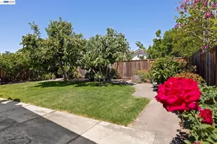 2227 Emerald Hills Cir, San Jose, CA 95131 - Photo 47