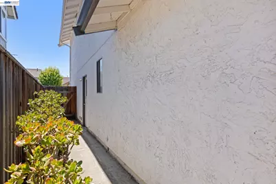 2227 Emerald Hills Cir, San Jose, CA 95131 - Photo 45