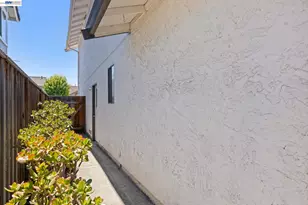 2227 Emerald Hills Cir, San Jose, CA 95131 - Photo 45