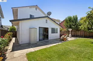 2227 Emerald Hills Cir, San Jose, CA 95131 - Photo 43