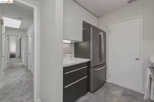 7 Courageous Ct, Alameda, CA 94501 - Photo 21