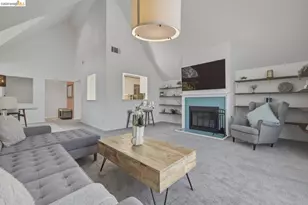 7 Courageous Ct, Alameda, CA 94501 - Photo 11