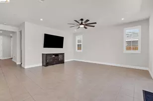 1553 Base Ct, Dixon, CA 95620 - Photo 17