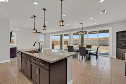 1553 Base Ct, Dixon, CA 95620 - Photo 11