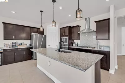 1553 Base Ct, Dixon, CA 95620 - Photo 9