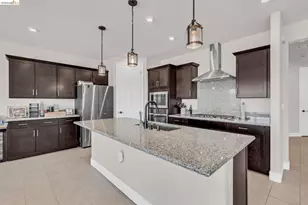 1553 Base Ct, Dixon, CA 95620 - Photo 9