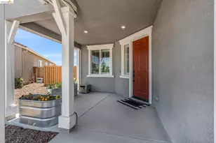 1553 Base Ct, Dixon, CA 95620 - Photo 5