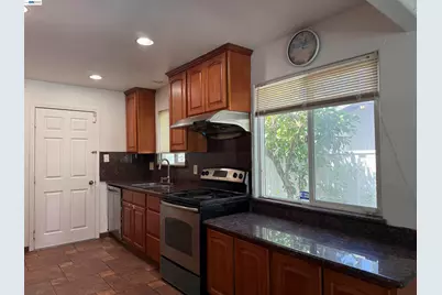 2784 Entrada Cir, Antioch, CA 94509 - Photo 11