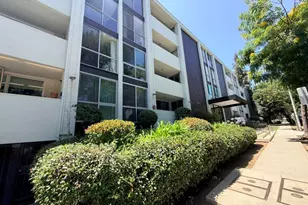 1015 Kings Rd, West Hollywood, CA 90069 - Photo 17