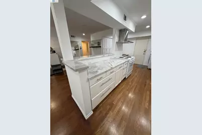 1015 Kings Rd #309, West Hollywood, CA 90069 - Photo 5