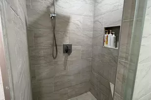 1015 Kings Rd, West Hollywood, CA 90069 - Photo 11