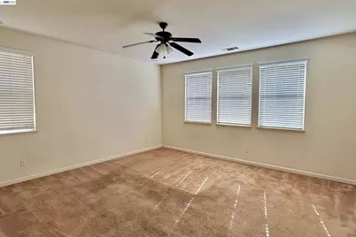 17385 Stone Celler Way, Lathrop, CA 95330 - Photo 9