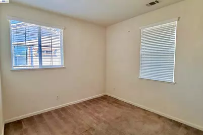 17385 Stone Celler Way, Lathrop, CA 95330 - Photo 13