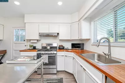 2160 Walnut St, Martinez, CA 94553 - Photo 13