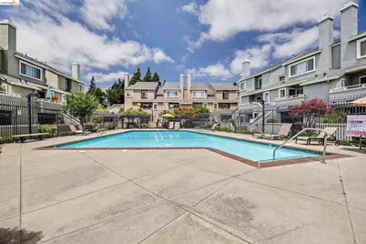 63 Trestle Dr, Hayward, CA 94544 - Photo 27