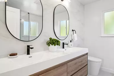 920 Page St, Berkeley, CA 94710 - Photo 35