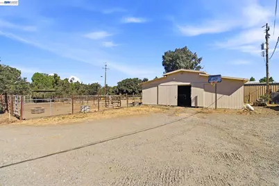 5940 Victoria Ln, Livermore, CA 94550 - Photo 9
