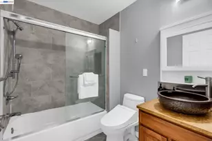 1430 Silliman St, San Francisco, CA 94134 - Photo 27