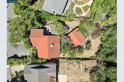 1700 Woodhaven Way, Oakland, CA 94611 - Photo 37
