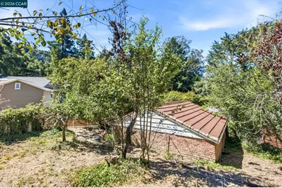 1700 Woodhaven Way, Oakland, CA 94611 - Photo 33