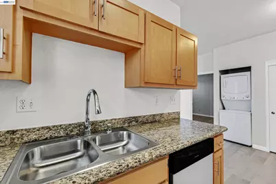 135 Bayside Ct, Richmond, CA 94804 - Photo 21