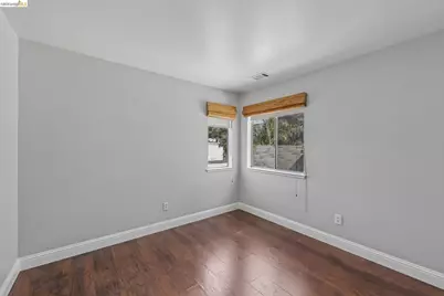 807 Myrtle St, Oakland, CA 94607 - Photo 21