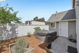807 Myrtle St, Oakland, CA 94607 - Photo 31
