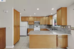 38081 Davy Ct, Fremont, CA 94536 - Photo 9
