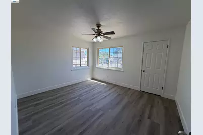 5250 Standish Rd, Sacramento, CA 95820 - Photo 23