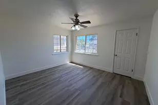 5250 Standish Rd, Sacramento, CA 95820 - Photo 23