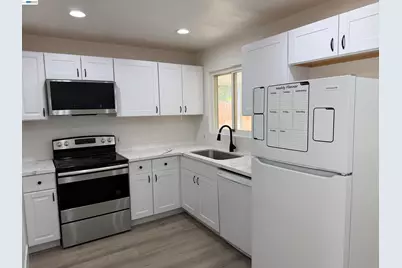 5250 Standish Rd, Sacramento, CA 95820 - Photo 5