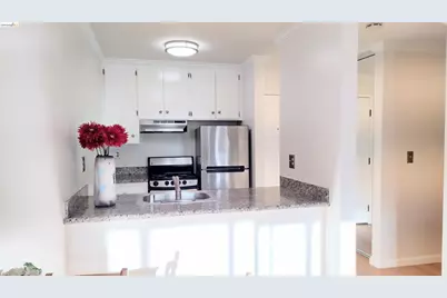 288 Whitmore St #212, Oakland, CA 94611 - Photo 3