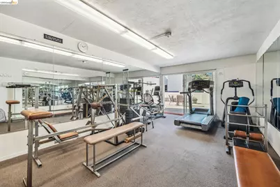 288 Whitmore St #212, Oakland, CA 94611 - Photo 15