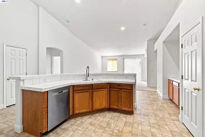 10154 Copco Ln, Stockton, CA 95219 - Photo 9