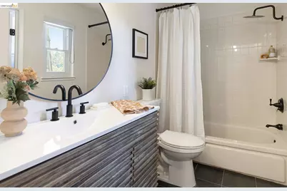 6824 Paso Robles Dr., Oakland, CA 94611 - Photo 31