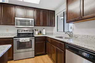 1701 Calais Ct, Fairview, CA 94541 - Photo 17