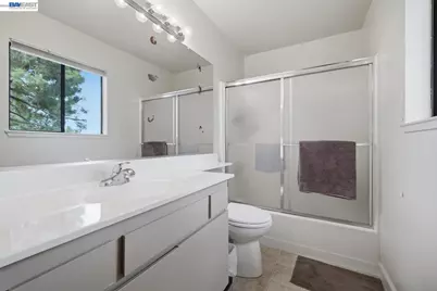 1701 Calais Ct, Fairview, CA 94541 - Photo 31