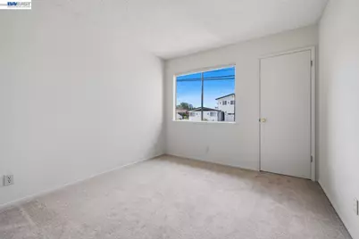 1701 Calais Ct, Fairview, CA 94541 - Photo 21
