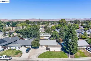1457 Tulip Way, Livermore, CA 94551 - Photo 7