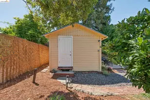 1133 Walnut St, Berkeley, CA 94707 - Photo 59