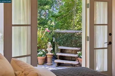 2388 Vine St, Berkeley, CA 94708 - Photo 33