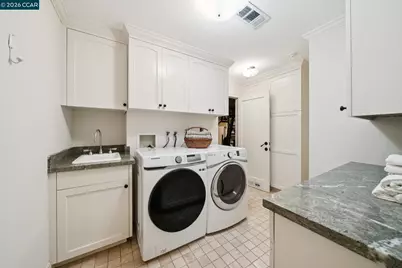 2388 Vine St, Berkeley, CA 94708 - Photo 59