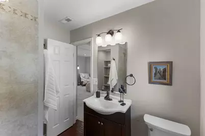 8019 Sterling Dr, Oakland, CA 94605 - Photo 53
