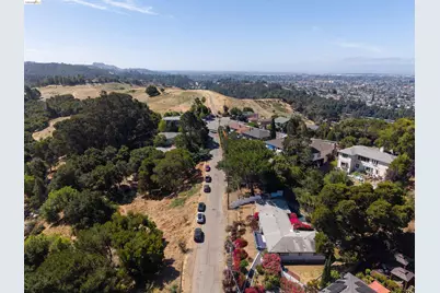 8019 Sterling Dr, Oakland, CA 94605 - Photo 73