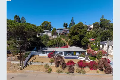 8019 Sterling Dr, Oakland, CA 94605 - Photo 71