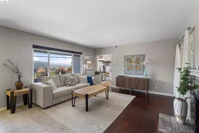 8019 Sterling Dr, Oakland, CA 94605 - Photo 15