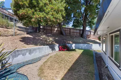 8019 Sterling Dr, Oakland, CA 94605 - Photo 59