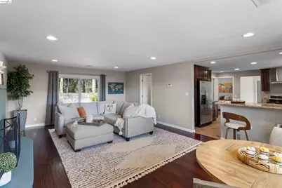 8019 Sterling Dr, Oakland, CA 94605 - Photo 31